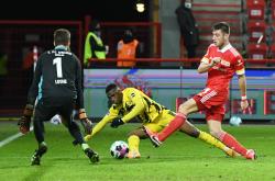 门兴格拉德巴赫迎德甲关键赛；集结日状态回暖；态度坚定；年轻球员得到机会的简单介绍